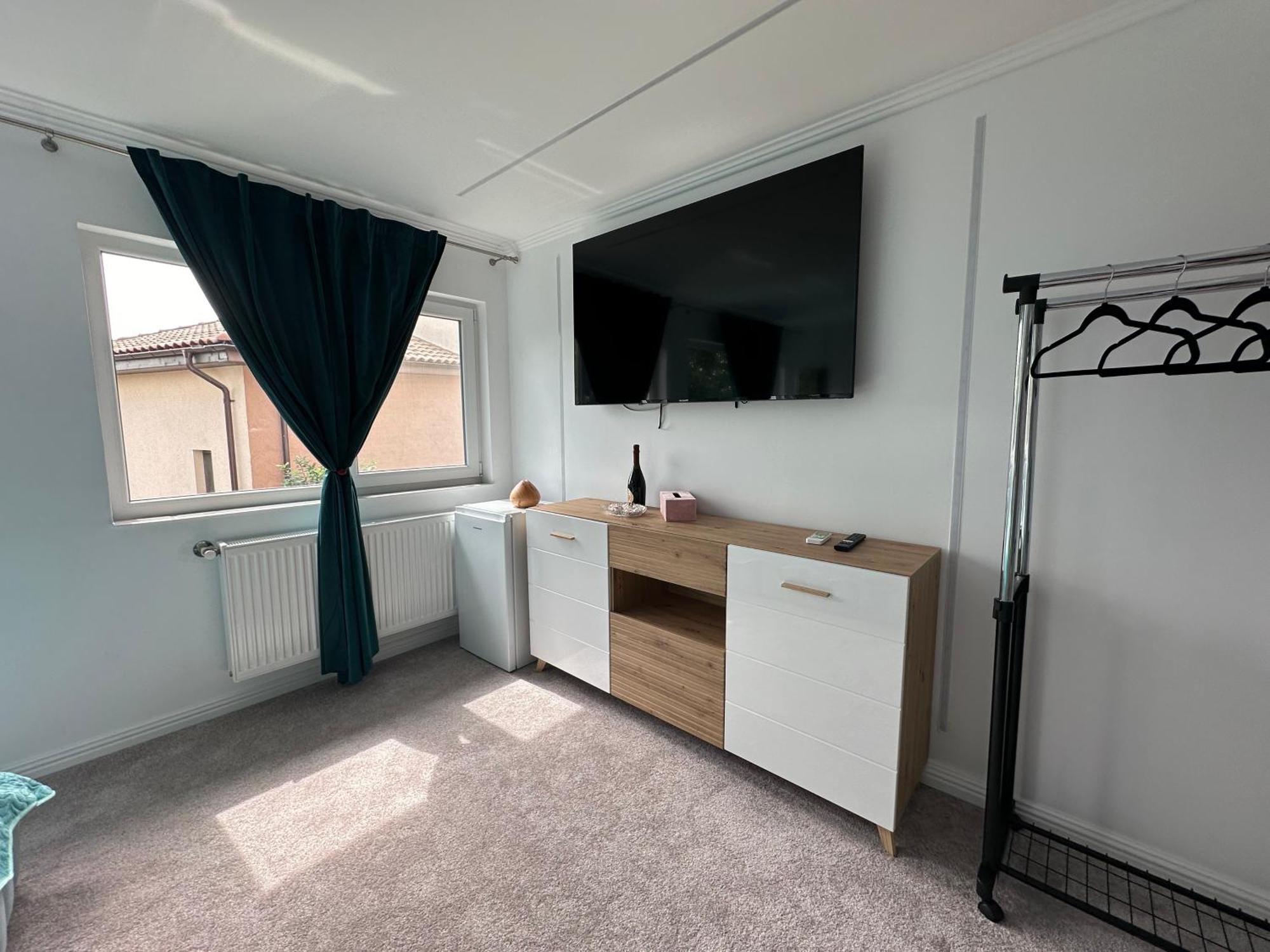 Elegant Escape Central Studio Craiova Exterior photo